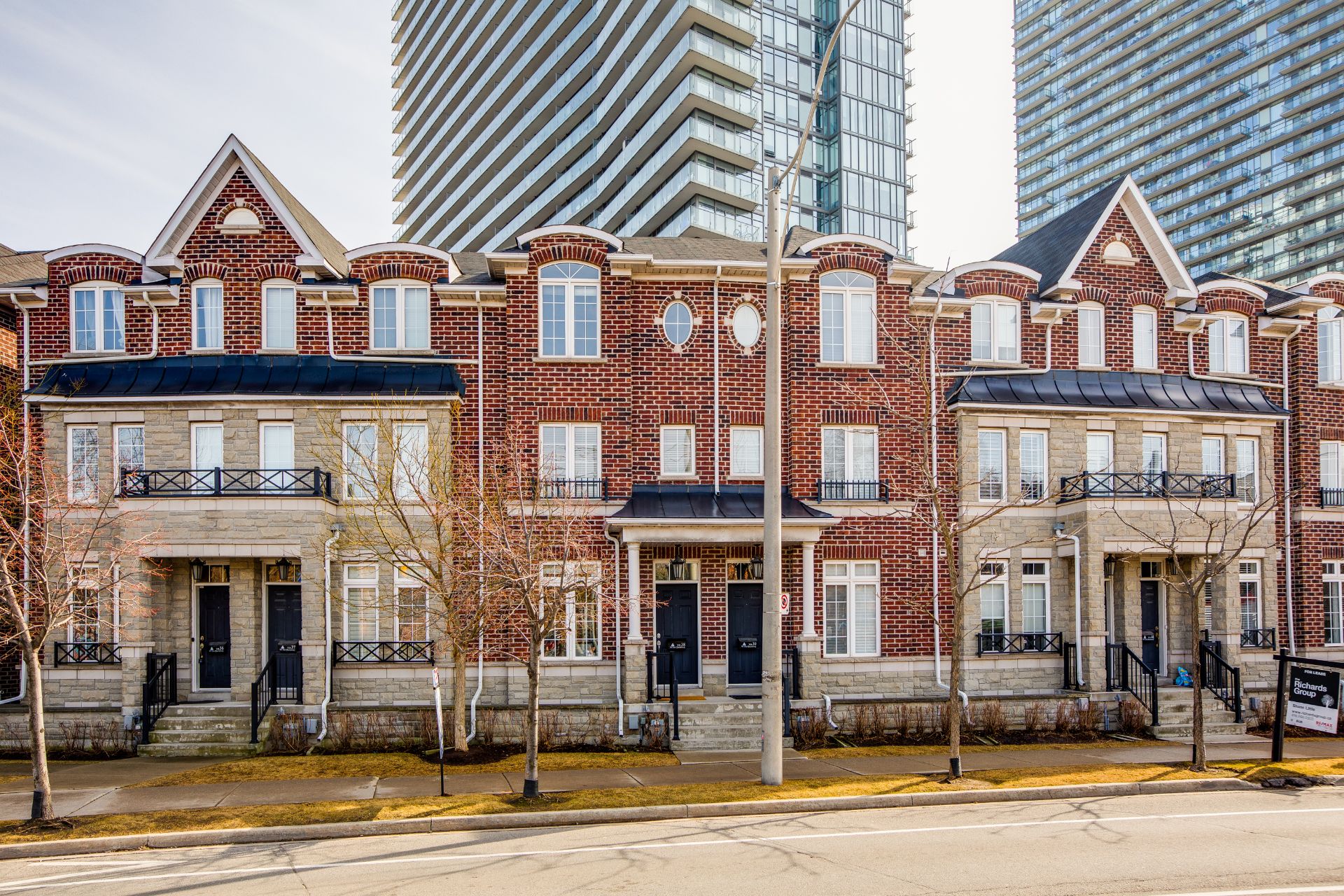 99 The Queensway TH38 Smith Proulx Real Estate Team